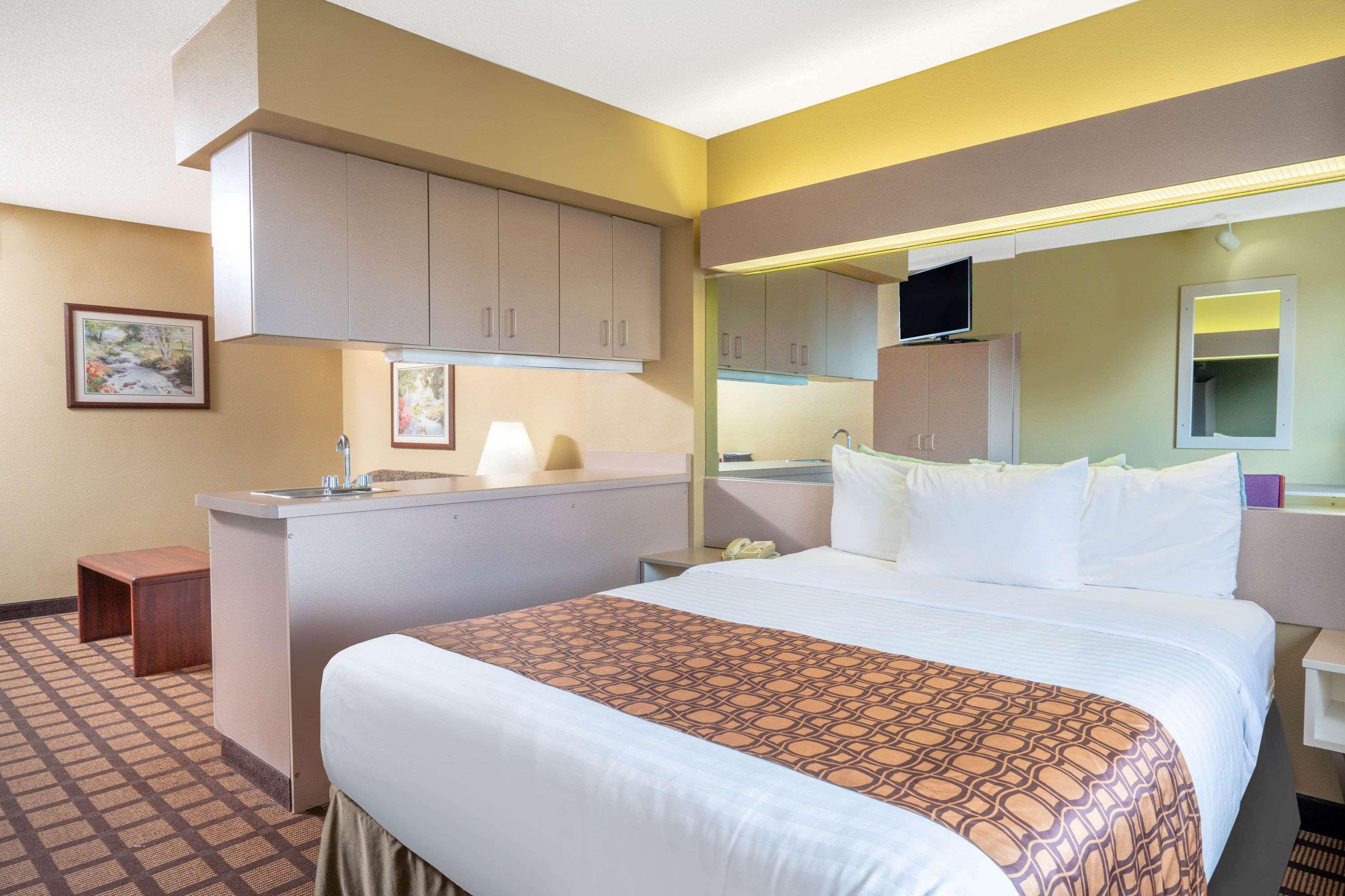 Microtel Inn & Suites By Wyndham Eagan/St Paul Bagian luar foto